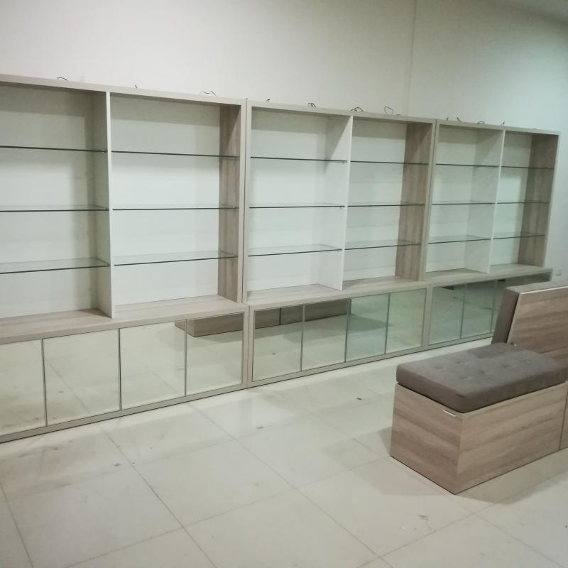 MUEBLES PARA TIENDAS COMERCIALES